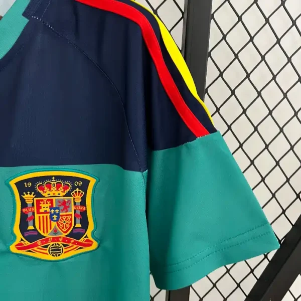 2010 Spain Goalkeeper Soccer retro kit - Image 5