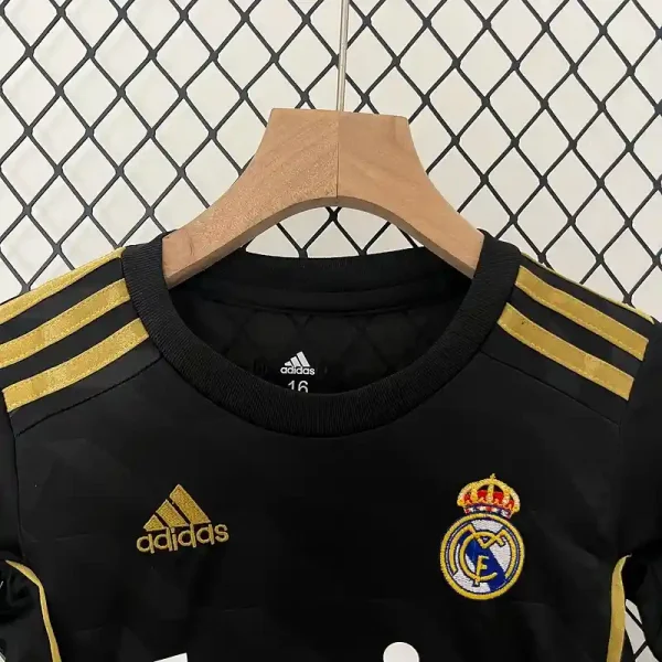 2011-2012 Kids Real Madrid Jersey retro kit - Image 4