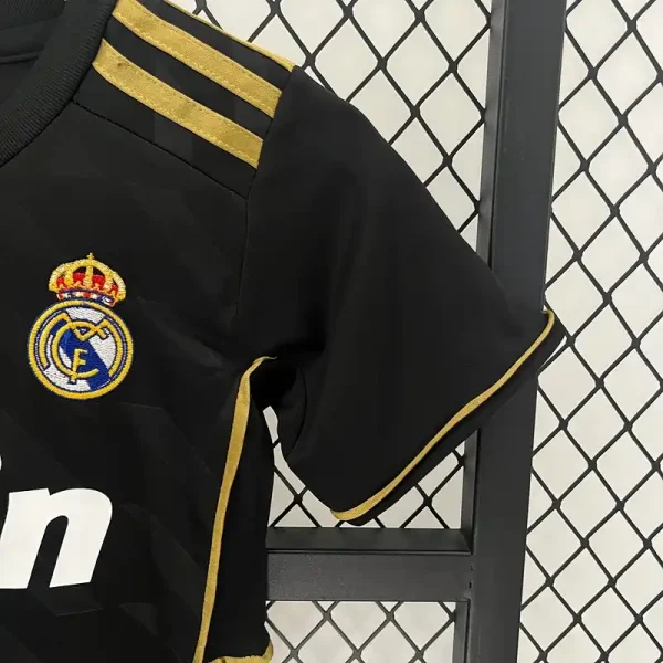 2011-2012 Kids Real Madrid Jersey retro kit - Image 5