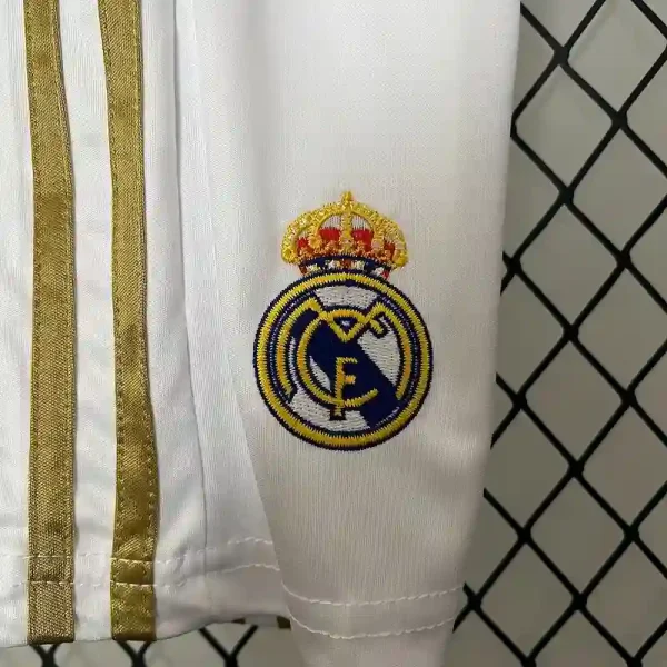 2011-2012 Kids Real Madrid Jersey retro kit - Image 6