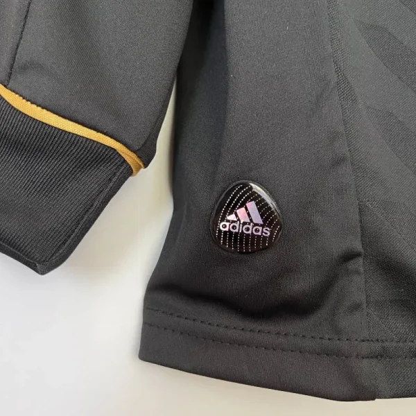 2011-2012 Long Sleeve Real Madrid Jersey retro kit - Image 7
