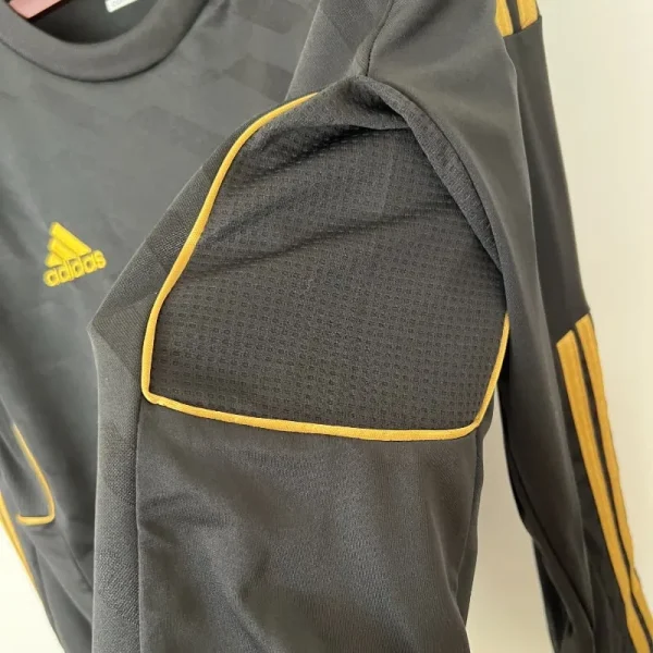 2011-2012 Long Sleeve Real Madrid Jersey retro kit - Image 6
