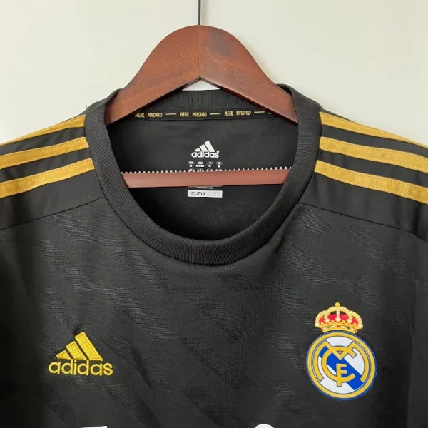 2011-2012 Long Sleeve Real Madrid Jersey retro kit - Image 4