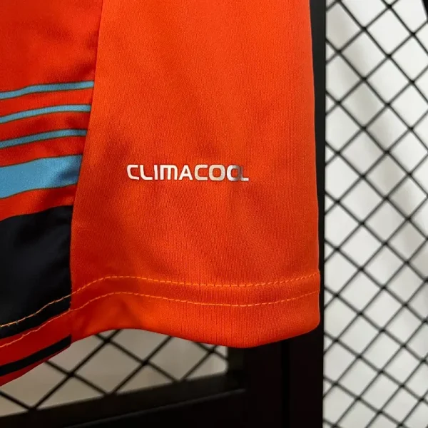 2011-2012 Marseille Second retro kit - Image 8