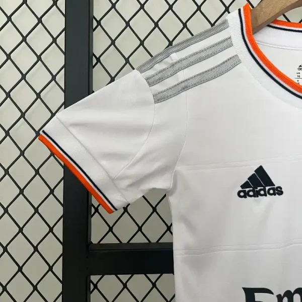 2013-2014 Kids Real Madrid Jersey retro kit - Image 5