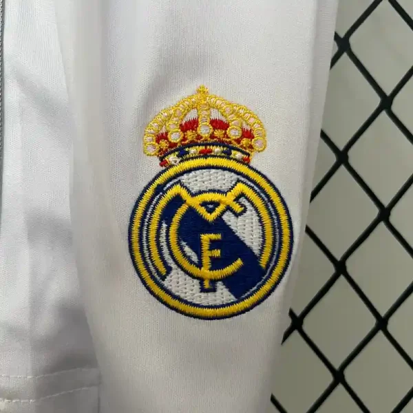 2013-2014 Kids Real Madrid Jersey retro kit - Image 6