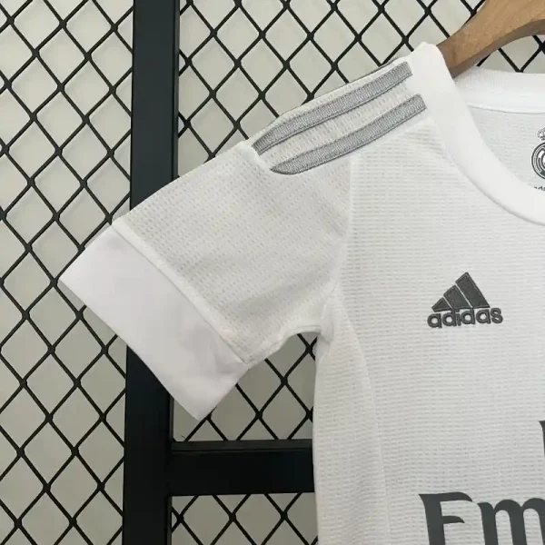2015-2016 Kids Real Madrid Jersey retro kit - Image 5