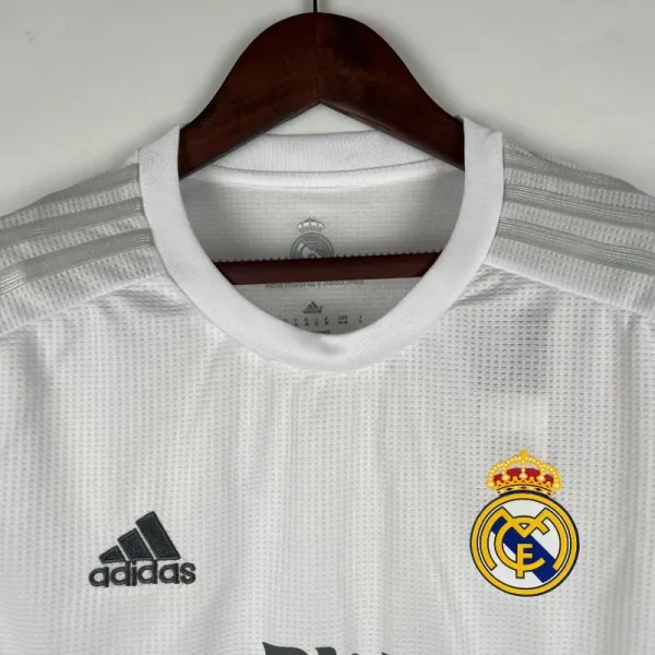 2015-2016 Long Sleeve Real Madrid Jersey retro kit - Image 4