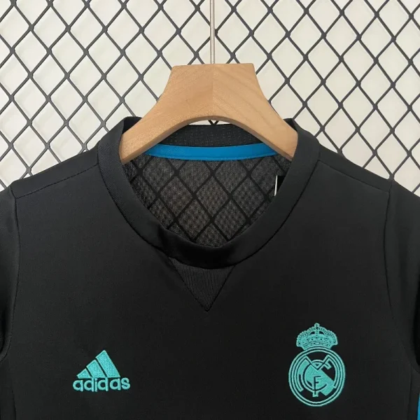 2017-2018 Kids Real Madrid Jersey retro kit - Image 4
