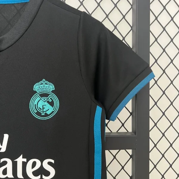 2017-2018 Kids Real Madrid Jersey retro kit - Image 5