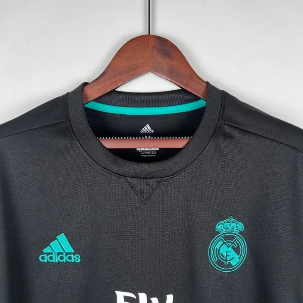 2017-2018 Real Madrid Jersey retro kit - Image 4