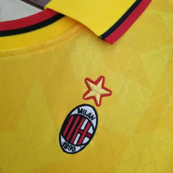1995-1996 AC Milan Jersey retro kit - Image 7