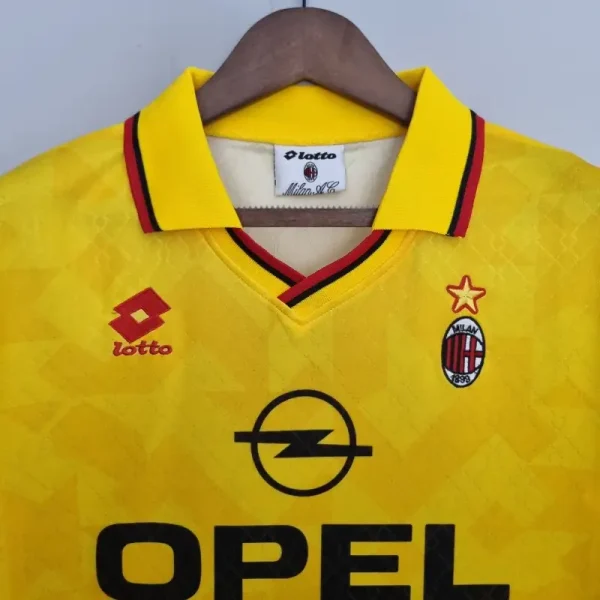 1995-1996 AC Milan Jersey retro kit - Image 3