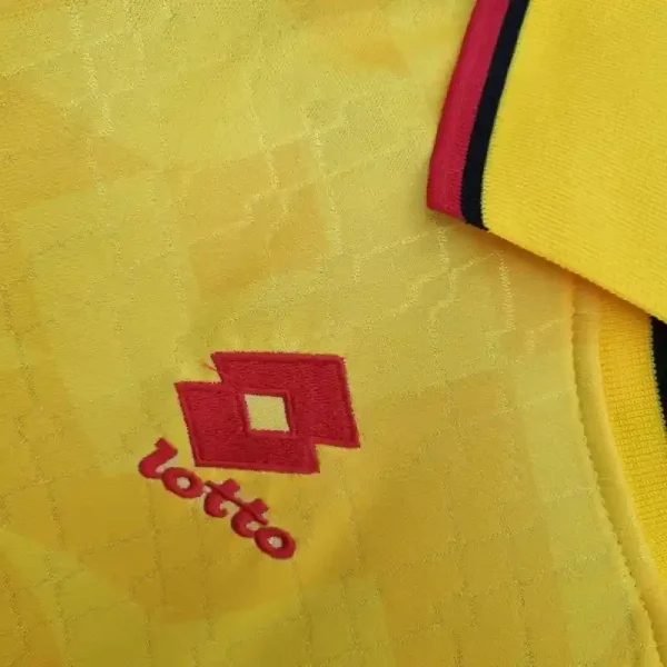 1995-1996 AC Milan Jersey retro kit - Image 4