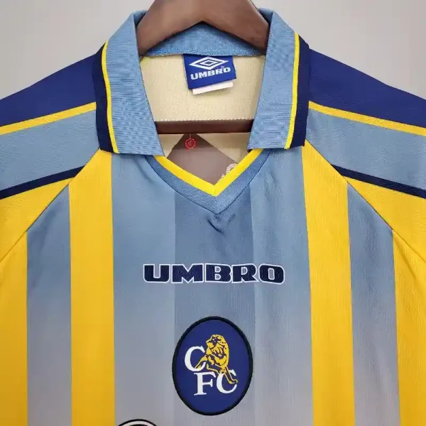 1995-1997 Chelsea Jersey retro kit - Image 2