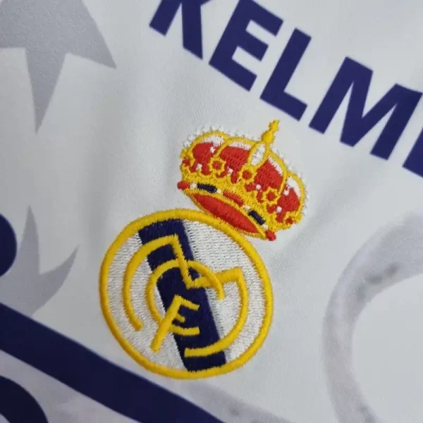 1997-1998 Real Madrid Champions League 7 Commemorative retro kit - Image 5