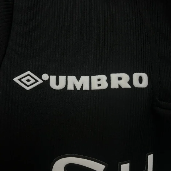 1998-1999 Manchester United Black Soccer retro kit - Image 2