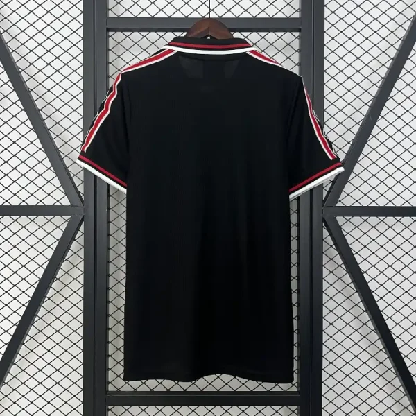 1998-1999 Manchester United Black Soccer retro kit - Image 8