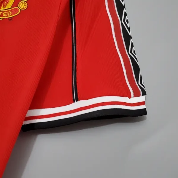 1998-1999 Manchester United Jersey retro kit - Image 4