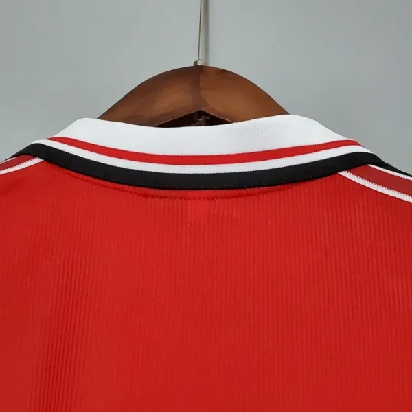 1998-1999 Manchester United Jersey retro kit - Image 7
