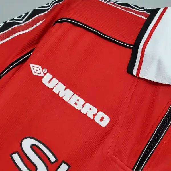 1998-1999 Manchester United Jersey retro kit - Image 3