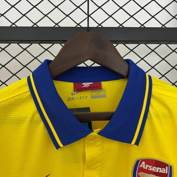 2013-2014 Arsenal Jersey retro kit - Image 4