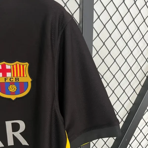 2013-2014 Barcelona Second retro kit - Image 5