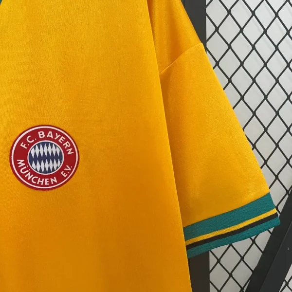 1993-1995 Bayern Munich Jersey retro kit - Image 5
