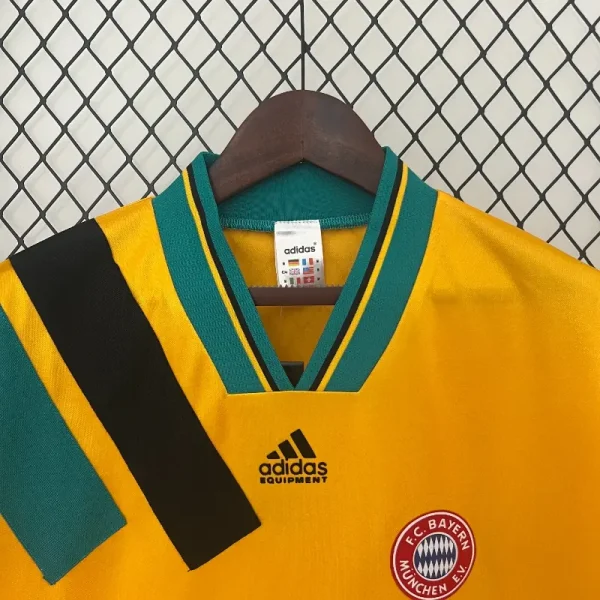 1993-1995 Bayern Munich Jersey retro kit - Image 4