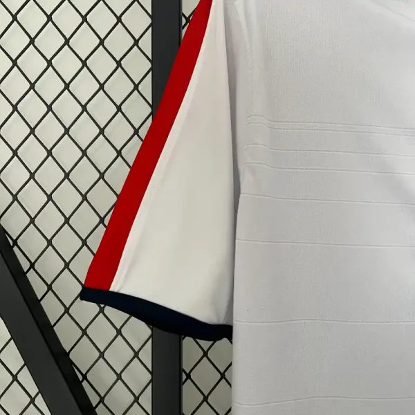 2004 England Jersey retro kit - Image 4