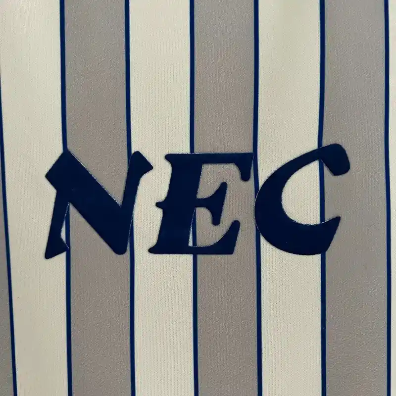 1988-1990 Everton Jersey retro kit - Image 4