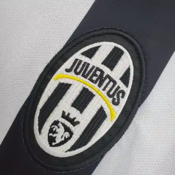 2014-2015 Juventus Jersey retro kit - Image 2