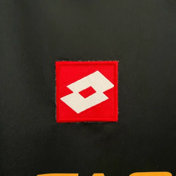 2001-2002 Juventus Jersey retro kit - Image 2