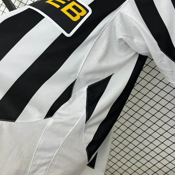 2003-2004 Juventus Jersey retro kit - Image 6