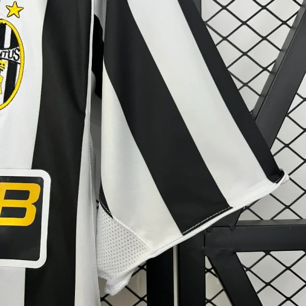 2003-2004 Juventus Jersey retro kit - Image 5