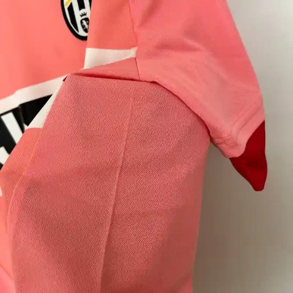 2015-2016 Juventus Jersey retro kit - Image 7