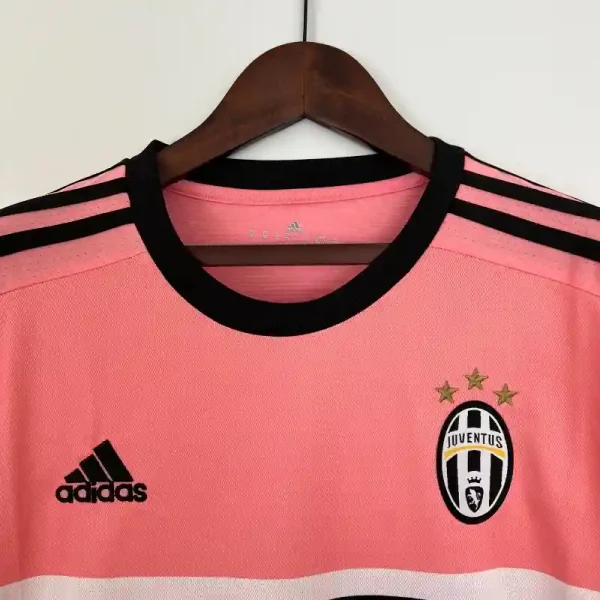2015-2016 Juventus Jersey retro kit - Image 4