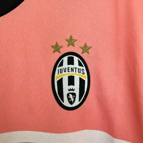 2015-2016 Juventus Jersey retro kit - Image 3