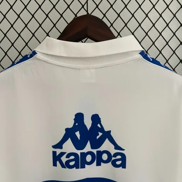 1990-1992 Juventus Jersey retro kit - Image 7