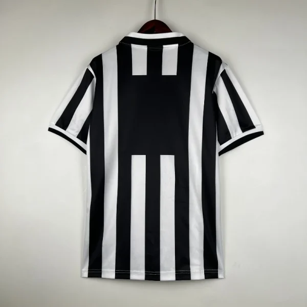 1996-1997 Juventus Jersey retro kit - Image 8