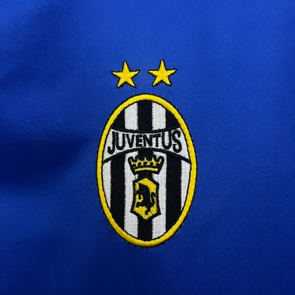 1999-2000 Juventus Jersey retro kit - Image 3