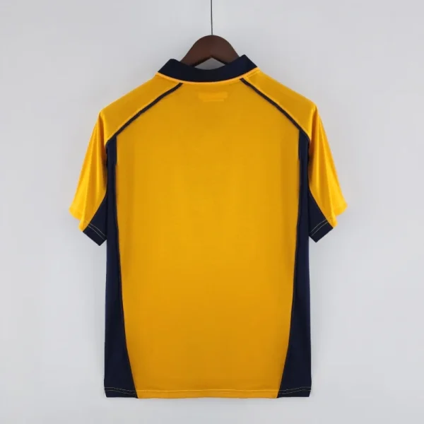 2000-2001 Liverpool Jersey retro kit - Image 5