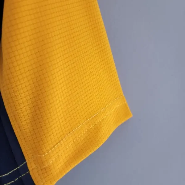2000-2001 Liverpool Jersey retro kit - Image 4