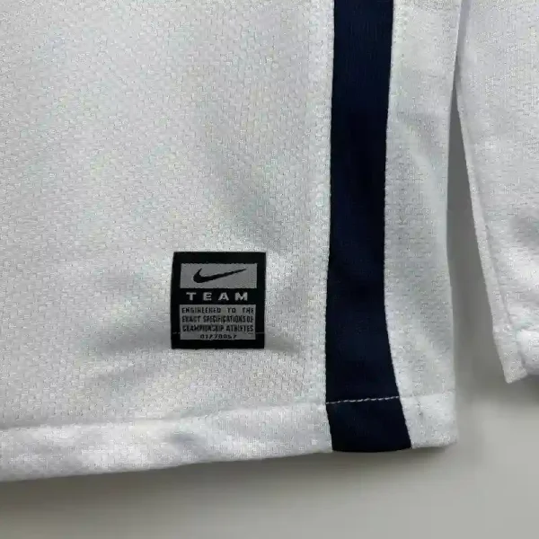 2007-2008 Long Sleeve Manchester United White Soccer retro kit - Image 7