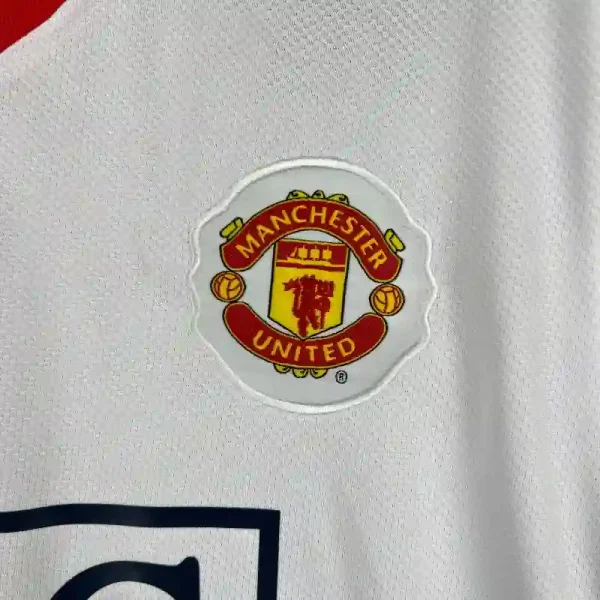 2007-2008 Long Sleeve Manchester United White Soccer retro kit - Image 3