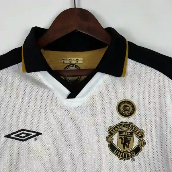 2001-2002 Manchester United 100th Anniversary Edition Soccer retro kit - Image 11