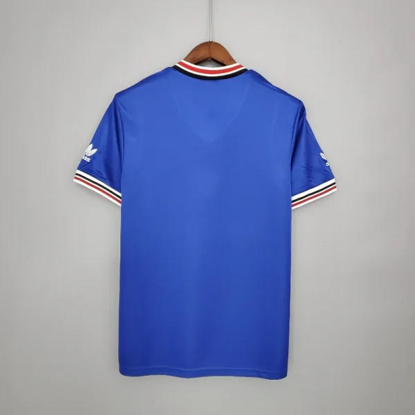 1985-1986 Manchester United Jersey retro kit - Image 8
