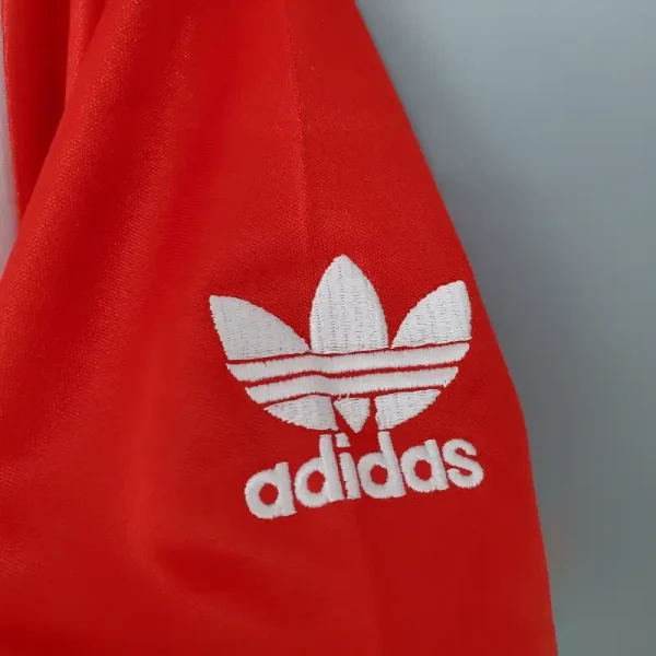 1985-1986 Manchester United Jersey retro kit - Image 6