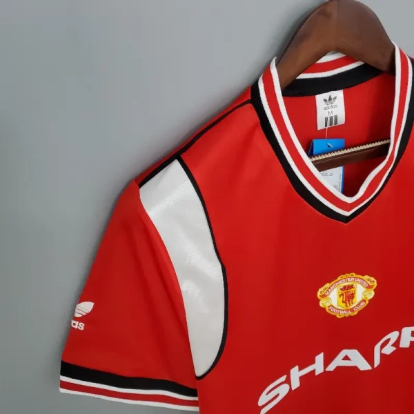 1985-1986 Manchester United Jersey retro kit - Image 4