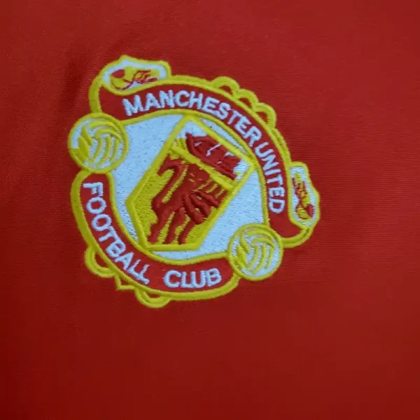 1985-1986 Manchester United Jersey retro kit - Image 3